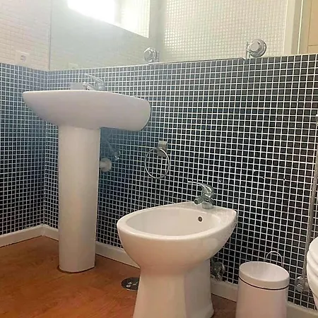 מלון Casa Da Genoveva - Tipica Casa Da Beira-mar 3*